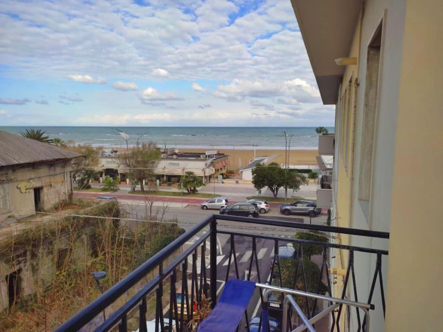 Casa Di Pipo - Appartamento Davanti Al Mare ペスカーラ エクステリア 写真